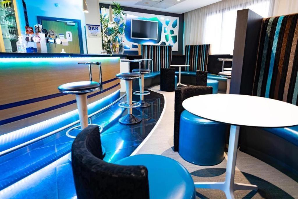 Chati-Bourg Citea Express Dayuse - Suite 3 Pieces W -- 25 Min Paris Montparnasse -- 15 Min Velizy Шатийон Экстерьер фото